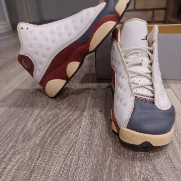 Nike retro 13 size 6y dark red and white. Used in great shape with box and recei - Picture 4 of 13